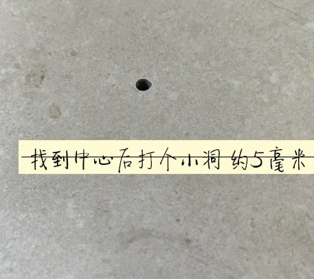 广宁瓷砖空鼓维修公司专业解答在瓷砖铺贴过程中，如果砂料搅拌不均匀，将会带来以下问题