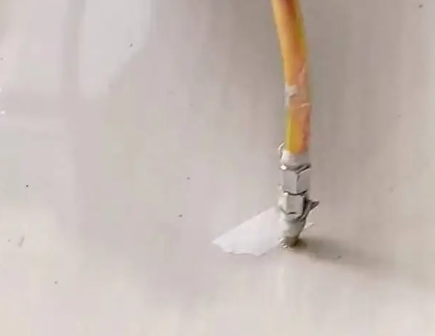 广宁瓷砖空鼓维修公司专业解答在瓷砖铺贴过程中，如果使用的砂料过粗（如全部使用了粗砂），可能会导致以下问题